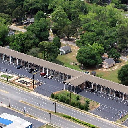 Scottish Inn And Suites بيري المظهر الخارجي الصورة