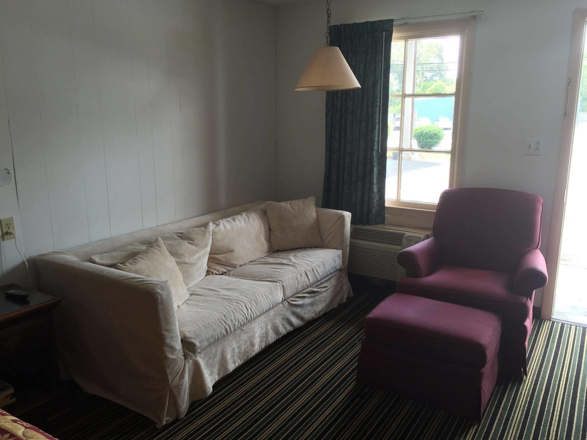 Scottish Inn And Suites بيري المظهر الخارجي الصورة