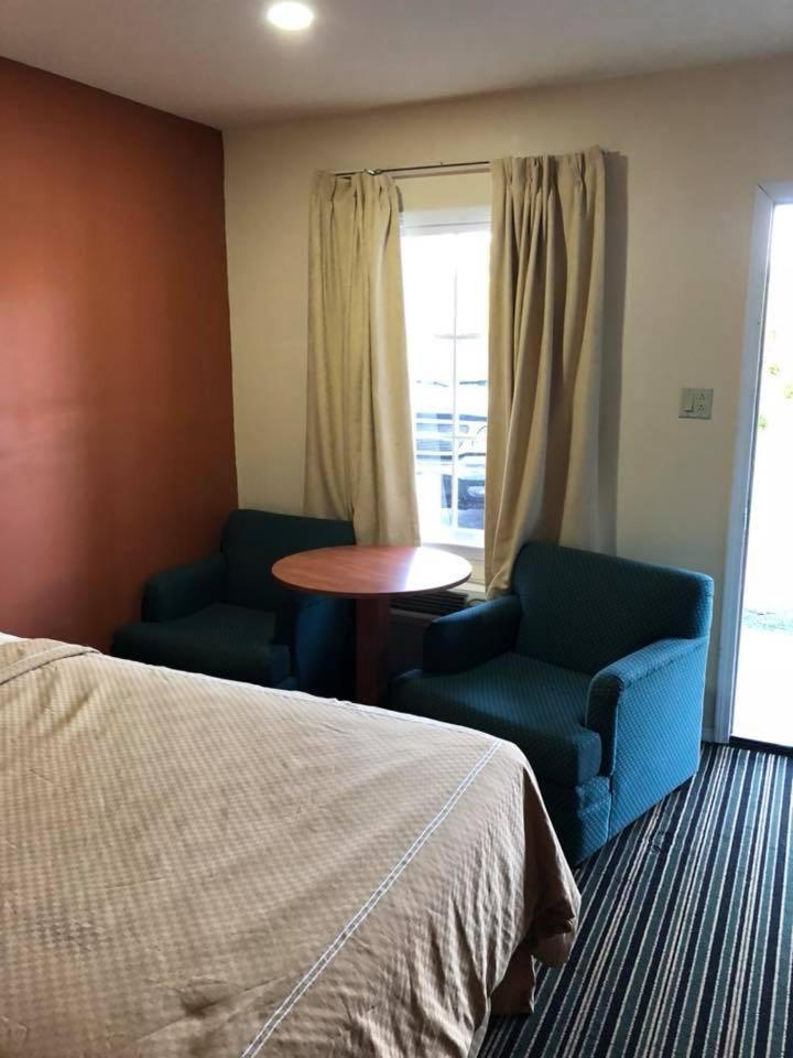Scottish Inn And Suites بيري المظهر الخارجي الصورة