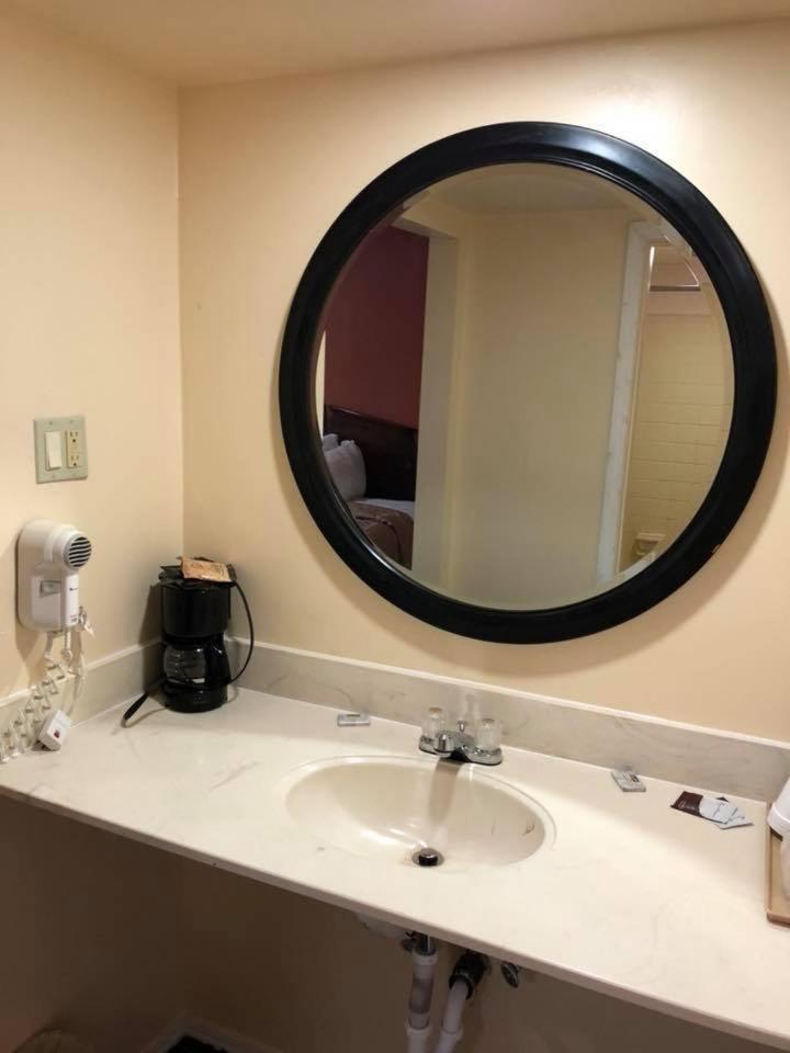Scottish Inn And Suites بيري المظهر الخارجي الصورة